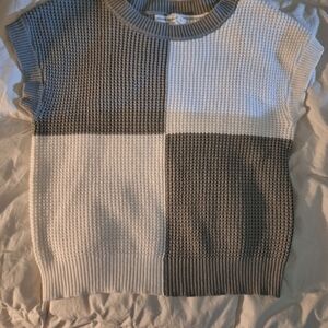 Moon & Madison Two-Tone Sleeveless Knit Sweater